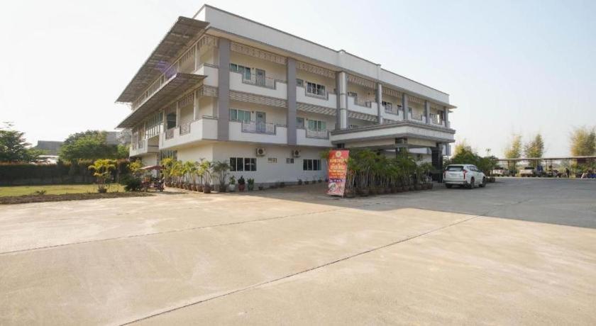 Oyo 75394 Sakthong Grand Hotel Chiang Khong Exterior foto